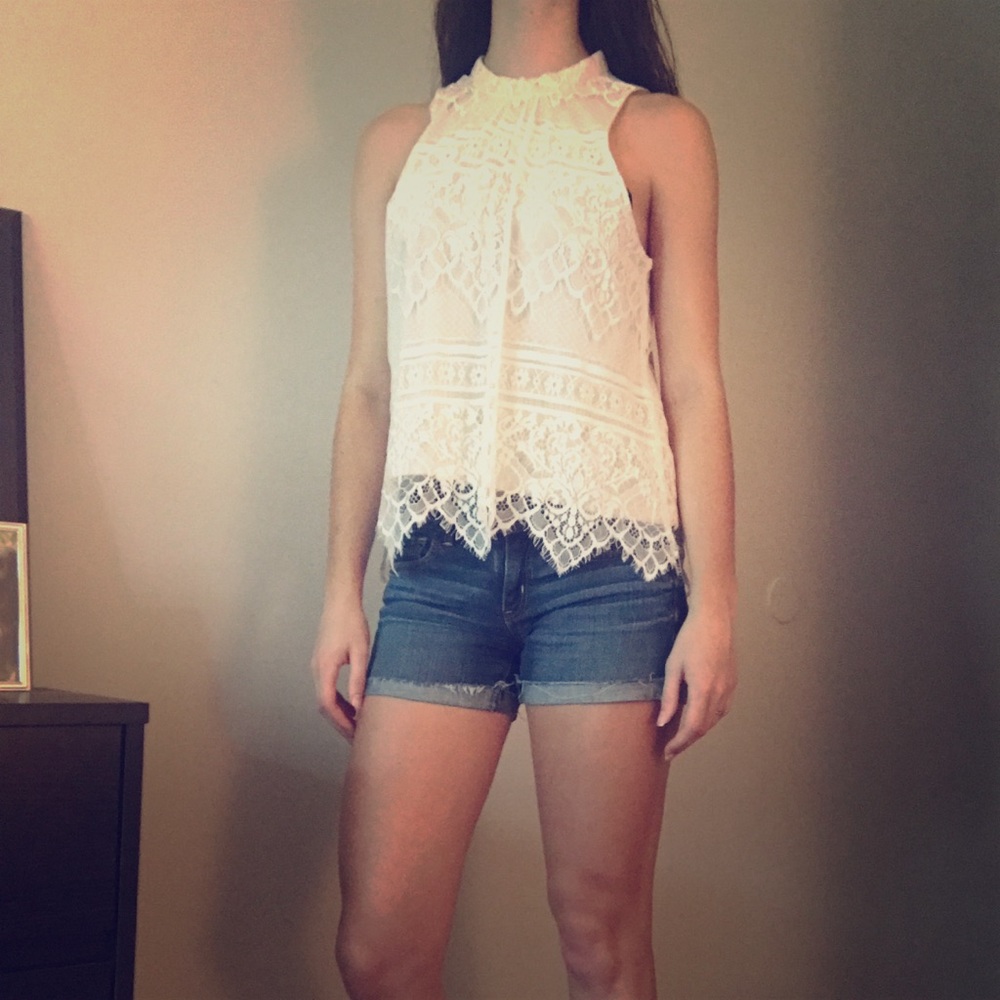 Sleeveless Lace Shirt
